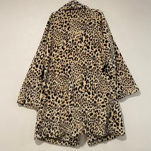 Victoria’s Secret Leopard Print Plush Robe XS/S Open Front Y2K Cozy thumbnail 3