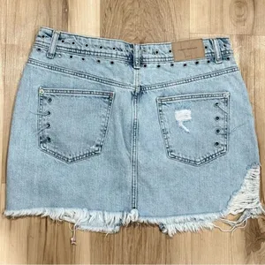 Zara Trafaluc Grommet Distressed Raw Hem Mini Skirt Women’s Medium thumbnail 4