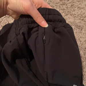 Lululemon ‼️ Hotty Hot Short II 2.5"‼️ thumbnail 8