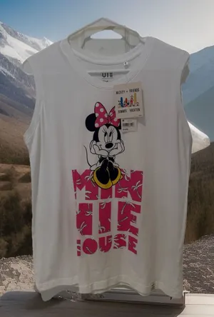 UniqloxDisney NWT‎ Minnie Mouse Mickey+Friends Summer Vacation Tank M OLDSTOCK thumbnail 1