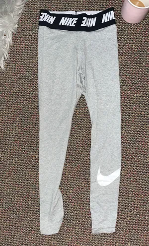 Nike Leggings thumbnail 2