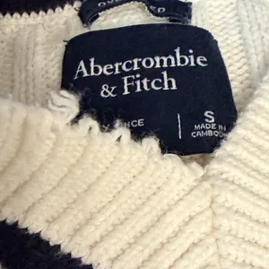 Abercrombie & Fitch Oversized Cable‎ Knit Sweater Women Small V-Neck Fisherman thumbnail 6