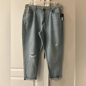 Universal Threads NWT Mid-Rise Boyfriend Jeans Size 12 thumbnail 3