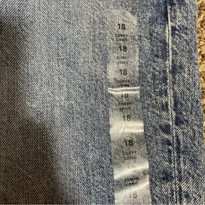 American Eagle Curvy Mom Jeans NWOT Distressed high rise long length thumbnail 9