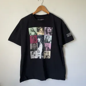 Taylor Swift The Eras Tour Official Tour Merch T-Shirt Black 100% Cotton Size L thumbnail 2