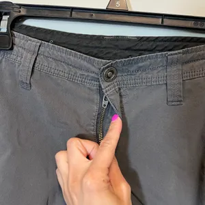 KUHL‎ Women's Charcoal Gray Hiking Pants Articulated Knee Size 4 Short thumbnail 5
