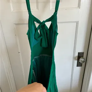 Lulus green tie back midi dress size large. thumbnail 4