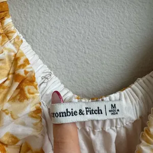 Abercrombie & Fitch Yellow Floral Off The Shoulder Prep Mini Dress Size Medium thumbnail 5