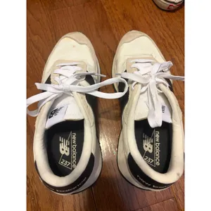 New Balance 237 Lifestyle Sneakers White Black‎ Suede WS237BW Mens 8 Womens 9.5 thumbnail 2