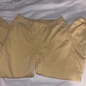 Parke Spring Cozies Yellow Joggers! thumbnail 3