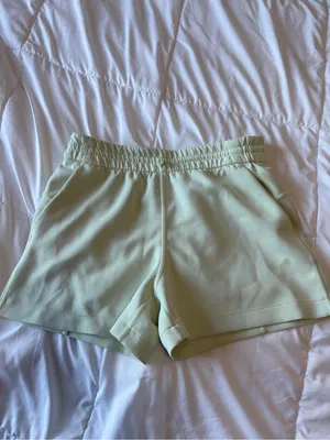 Lululemon Softstreme High-Rise Short 4” in Kohlrabi Green 🍈 thumbnail 3
