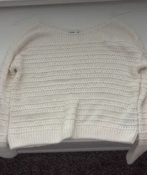 cream sweater thumbnail 1