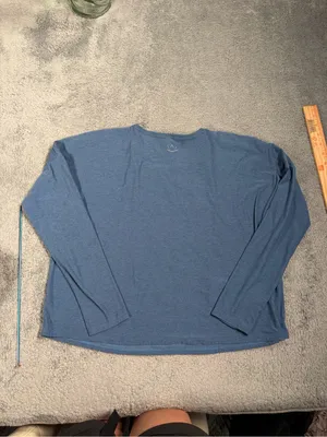 Beyond yoga Light Blue Long Sleeve shirt medium thumbnail 11