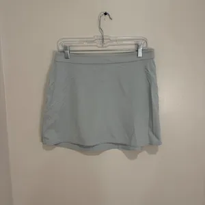 Outdoor Voices Rectrek Skirt Light Grey Athletic Hiking Mini Skirt Womens Medium thumbnail 2