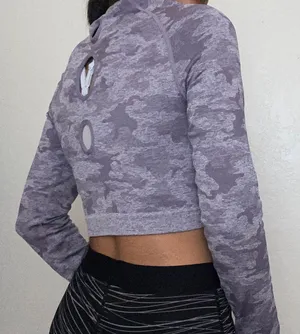 Gymshark Cropped Long Sleeve thumbnail 1