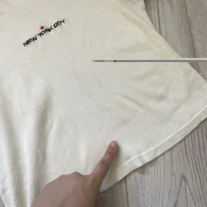 Brandy Melville Tshirt embroidered new york city crop baseball womens Black OS thumbnail 5