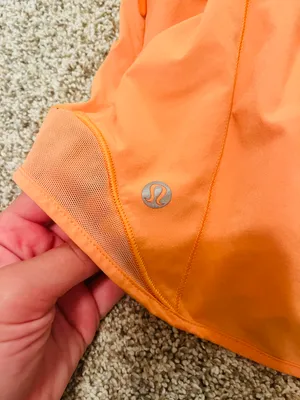 Lululemon Hotty Hot Short 2.5” thumbnail 3