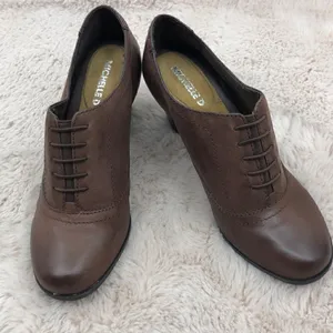 Michelle D brown upper leather elastic goring bootie Brown Size 9.5 thumbnail 1
