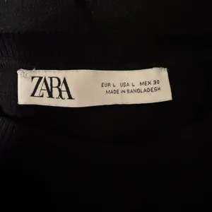 2214 | Zara Ribbed Knit Slim Fit Sleeveless Crop Tank Top Black Womens L thumbnail 5