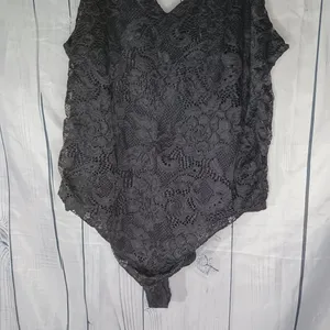 Nine Britton Black Floral Lace Sleeveless V-Neck Festival Whimsigoth Bodysuit thumbnail 7