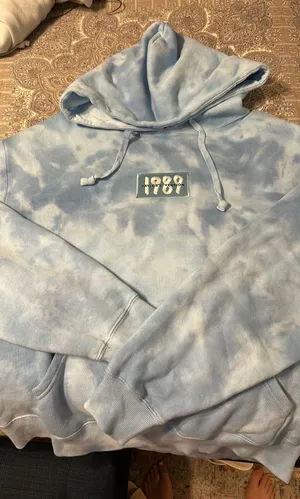 Taylor Swift 1989 hoodie thumbnail 1
