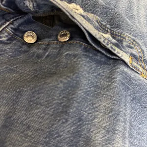 Levis 501 Shorts Womens 29 Blue Denim High Rise Button Fly Distressed Raw‎ Hem thumbnail 10
