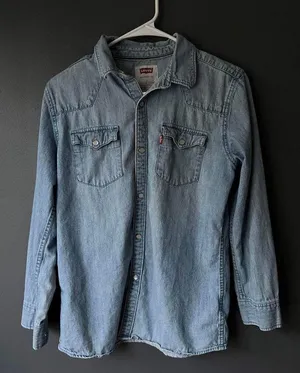 Levi's Denim Button-Up Shirt size Large thumbnail 1