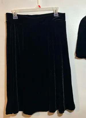 Women's velour suit: skirt and jacket.Size M. $25. thumbnail 1