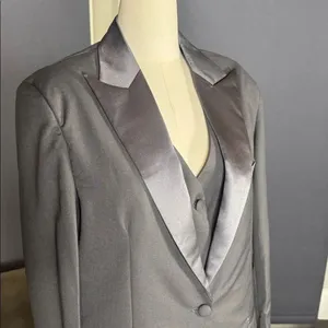 Women’s Gray Slim Fit 3 Piece Formal Tuxedo Suit Satin Peak Lapel Size XL NWT thumbnail 4