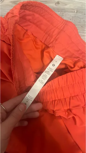 Lululemon Hotty Hot's 4' in inseam thumbnail 6