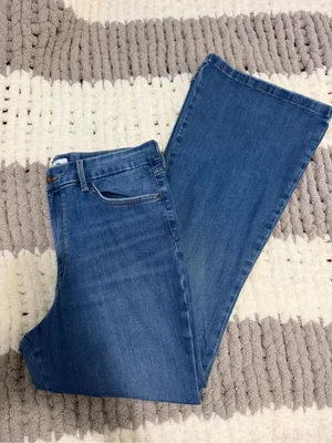 Women’s wrangler flare jeans size 33X32 thumbnail 1