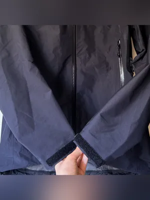 Arc’teryx Theta SL Gore-Tex Stow Hood Purple Black Medium GUC thumbnail 2