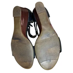 UGG Char Black Leather Wedge Sandal Women Sz 8 Wood Zip-up Open Toe Ankle Strap thumbnail 11