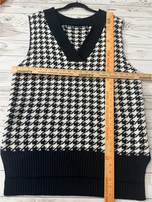 Black and White Houndstooth Knit Sweater Vest V Neck Sleeveless Size XL thumbnail 6