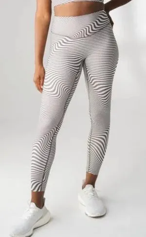 Balance Athletica The Ascend Scoop Bra And Leggings Wavelength thumbnail 2
