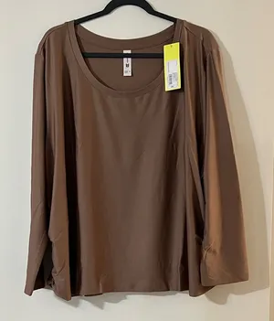 All in Motion Brown Long Sleeve Women's Top thumbnail 1