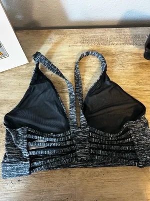 victoria’s secret sports bra thumbnail 2