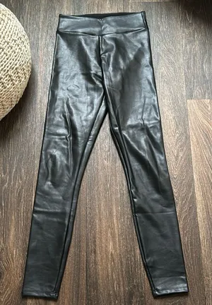 Abercrombie & Fitch Black Leather Leggings thumbnail 1