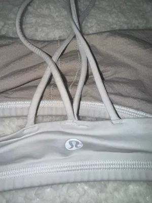 Lululemon bra thumbnail 3