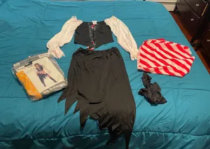 Womens California costumes Ruby, the pirate beauty costume S thumbnail 1