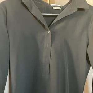 FINAL MARKDOWN Van Heusen Black Fitted Button Down Polo Collar Shirt small thumbnail 2