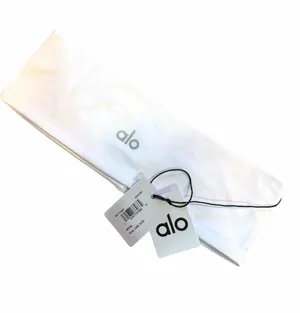 NWT ALO Yoga performance conquer headband - white thumbnail 1