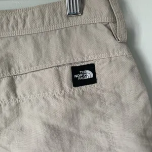 The North Face Vtg. Cargo Hiking Outdoor Shorts Gorpcore Tan Quick Dry Size 12 thumbnail 5