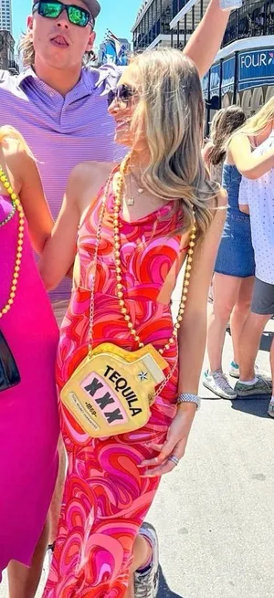 Tequila purse thumbnail 1