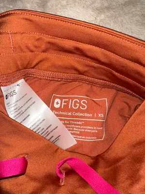 FIGS Scrubs Set thumbnail 5