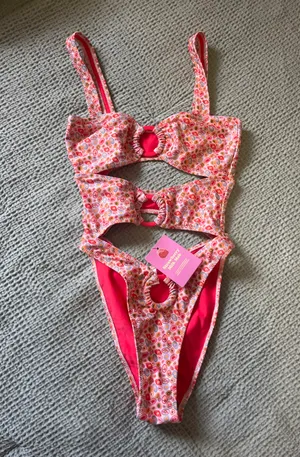 Strawberry Milk Mob Merlot One Piece thumbnail 4