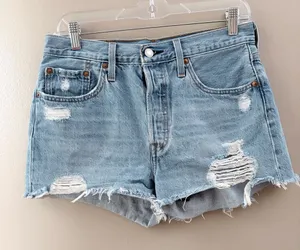 Levi’s 501 Jean Shorts Size 28 thumbnail 1