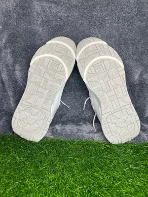 Nike Air Max Women’s White Sneakers | Size 9 thumbnail 8
