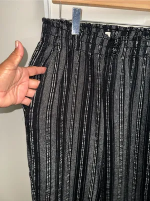 Briggs New York Black and Gray Vertical Stripe Joggers thumbnail 3