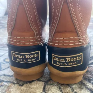 LL Bean‎ Tan Navy Women's Bean Boots 8" Tie Up Shoes thumbnail 5
